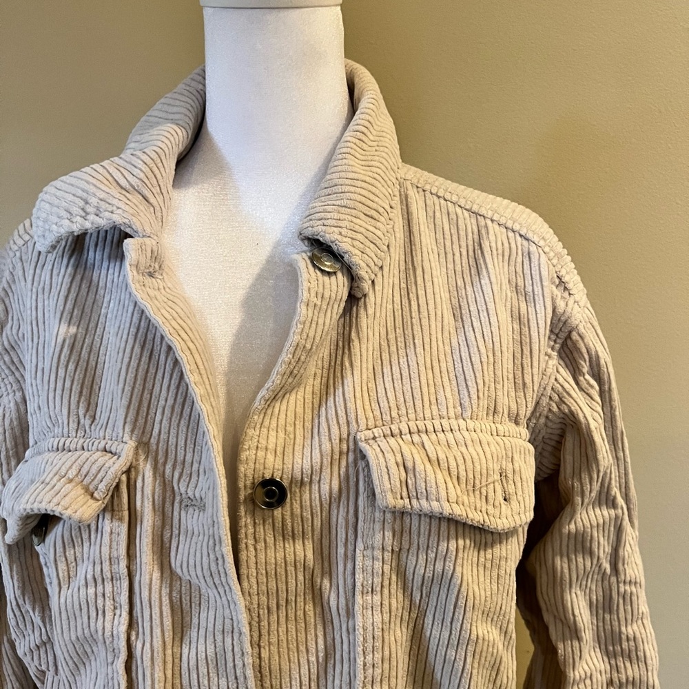 Cream Oversized Shacket Size Small - image 4